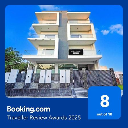 Super Townhouse Sector 86 Near Sector 83 Metro Station Hotel Noida Kültér fotó