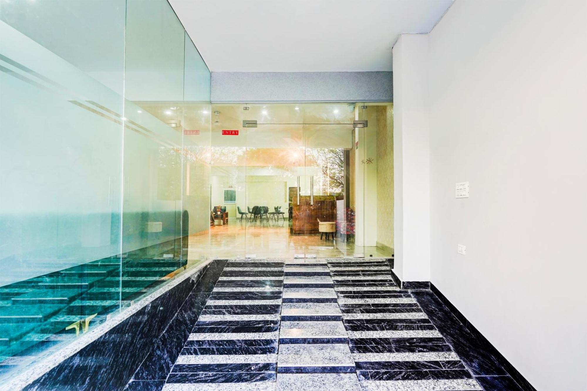 Super Townhouse Sector 86 Near Sector 83 Metro Station Hotel Noida Kültér fotó
