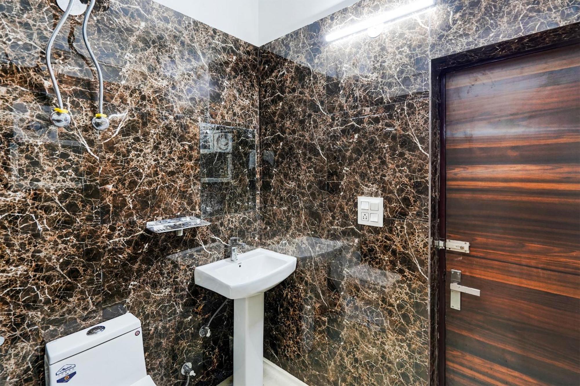 Super Townhouse Sector 86 Near Sector 83 Metro Station Hotel Noida Kültér fotó