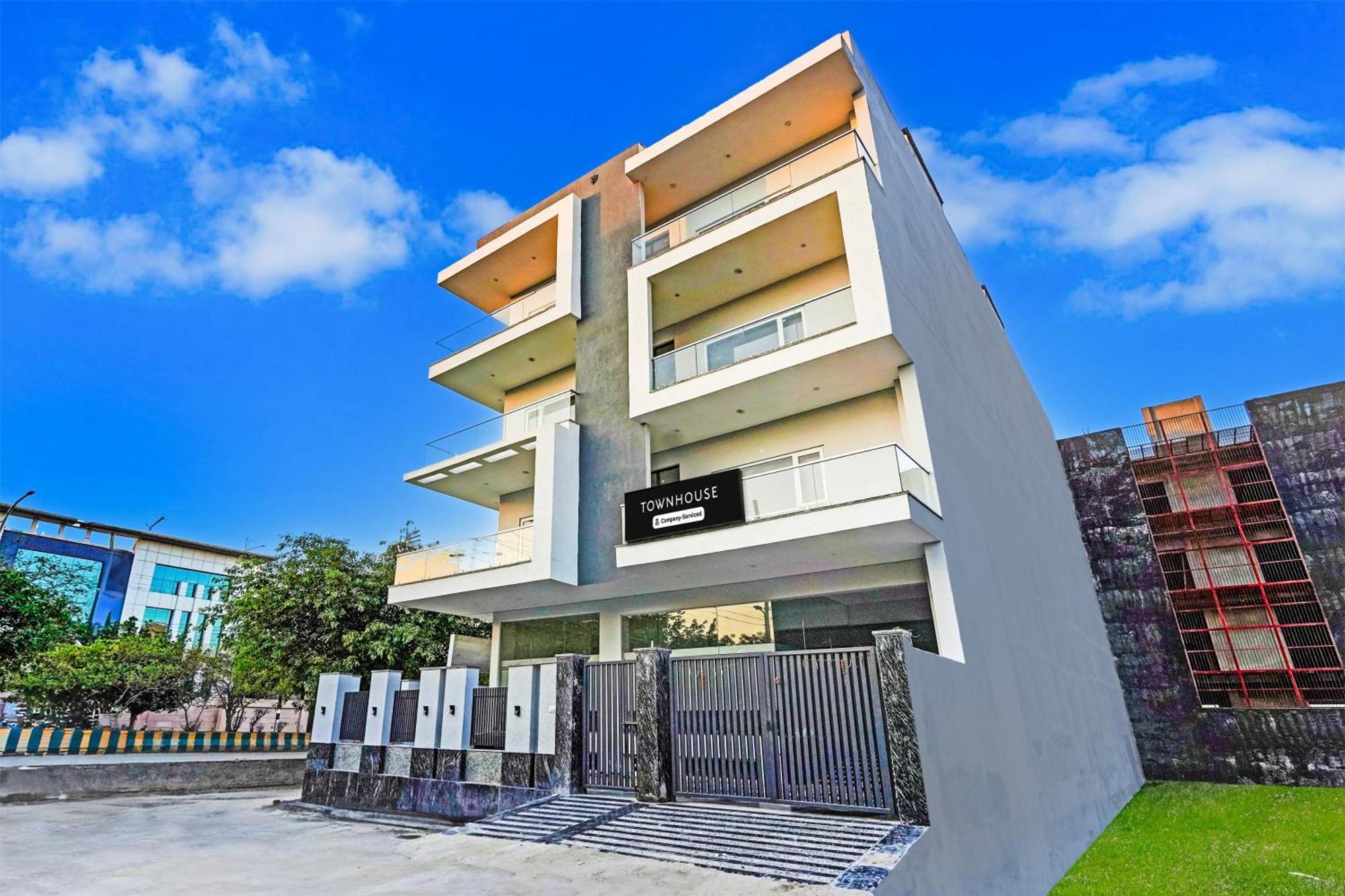 Super Townhouse Sector 86 Near Sector 83 Metro Station Hotel Noida Kültér fotó