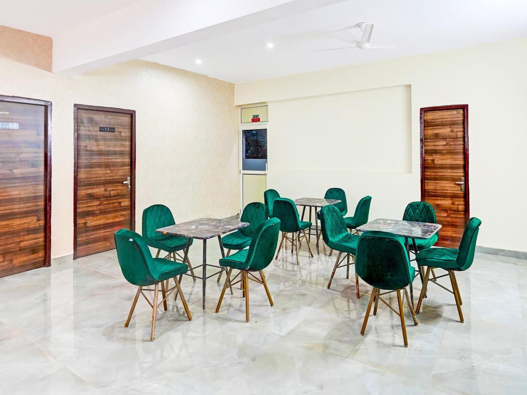 Super Townhouse Sector 86 Near Sector 83 Metro Station Hotel Noida Kültér fotó